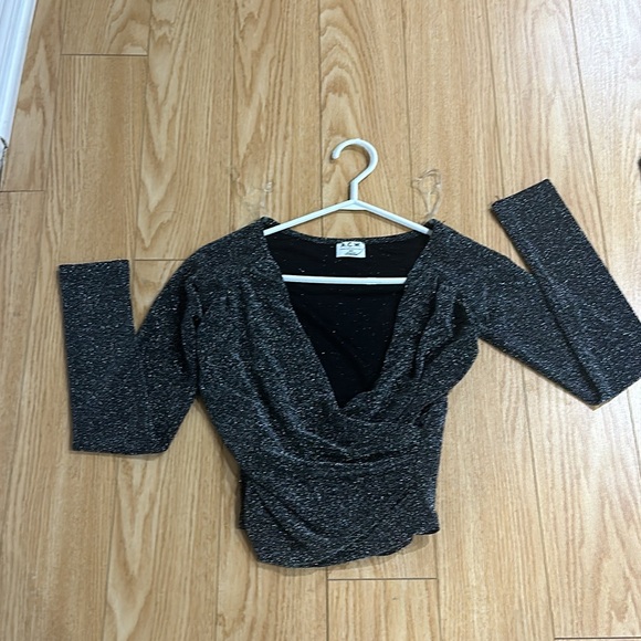 A.C.W. WOMEN CROP TOPS REGULAR FIT IN BLACK - XS - Picture 3 of 7